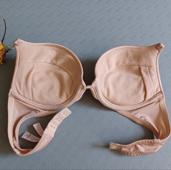 BRAND NEW! Victoria's secret very sexy convertible push up bra - nude / size 32B - Picture 2 of 3